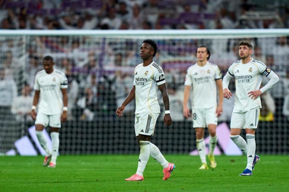 开云体育在线登入-情绪低落！皇马主场爆冷输球后更衣室气氛沉重 自认只剩欧冠可争